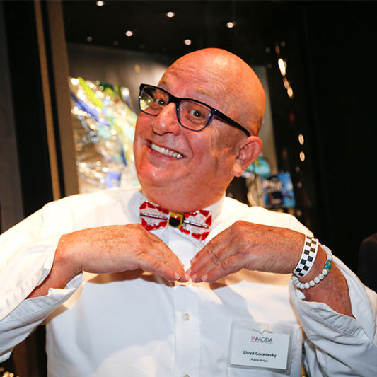 Let LOVE Guide Your Way – Lloyd Goradesky’s Vision at Lux Neon Art